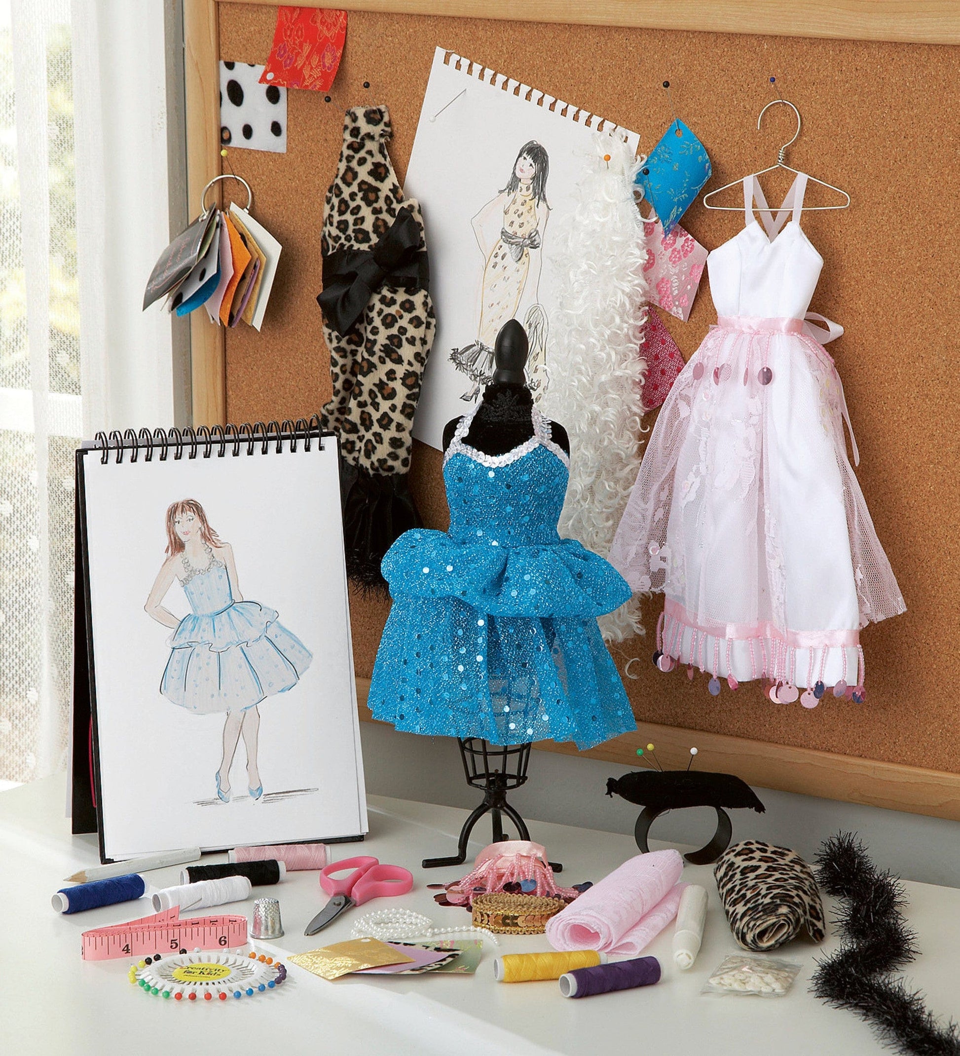 Amav Fashion Time Glam Fashion Designer, A DIY Fashion Creation Activity Kit,  Children 8 Years and Up 