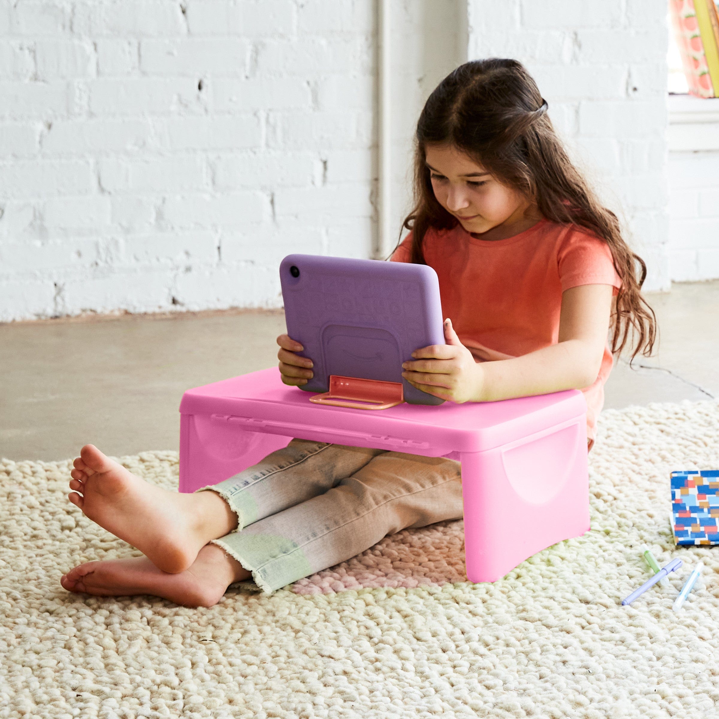 Folding store lap table